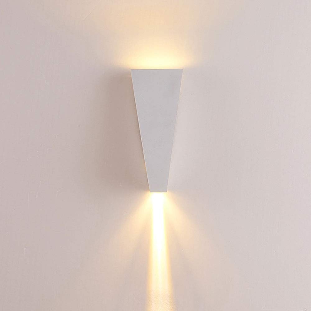 Lampe murale LED blanche pour securiser l'escalier exterieur de votre maison