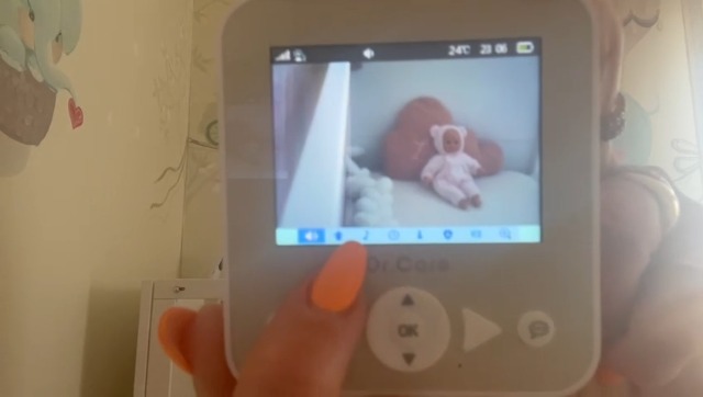 Moniteur vidéo 2K Wifi pour bébé avec deux caméras, contrôle de l'application et moniteur de 12,7 cm, détection de mouvement et de pleurs, vision nocturne, audio bidirectionnel, berceuses, capteur de