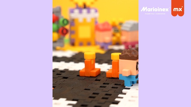 Marioinex Mini Waffle City Café 80 Pezzi Con 2 Figure, Blocchi Di Costruzione Per Bambini, Sicuri E Creativi