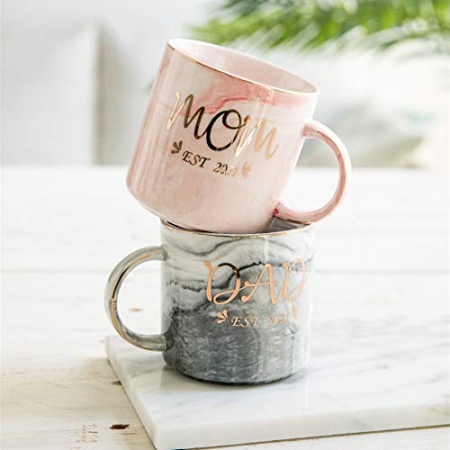 New Mom and Dad coffee mugs Est 2021-New Parents Pregnancy Announcement,Baby Shower Congratulations Gifts for new Parents Gift Ideas