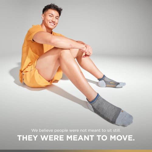 Image of Feetures Elite Golf Max Cushion Tab Ankle Socks - Sport Sock with Targeted Compression