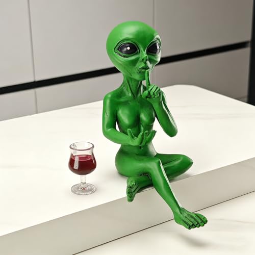 Estatua alien con copa de vino rojo decorativa miniatura 6