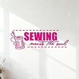 Vinyl-Wandaufkleber-Dekor Nähstudio, Schneiderei, Nähservice, Ausbesserungsarbeiten, Soul Quote, Bekleidungsgeschäft 37.5x113.6cm Kunstdekoration Rosenrot