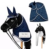 Hoofly Hobby Horse Set – Caballo grande para niños con manta y capucha | Juego completo de caballos de hobby con brida y varilla de tornillo de 35 cm | Caballo negro – Accesorios azules