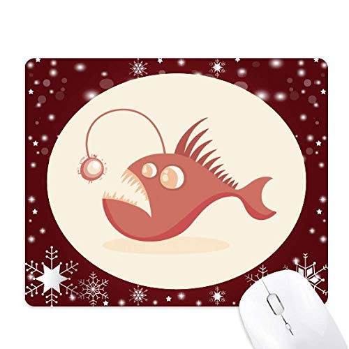 Poisson lanterne tapis de souris d'hiver avec jolis flocons de neige pour télétravail