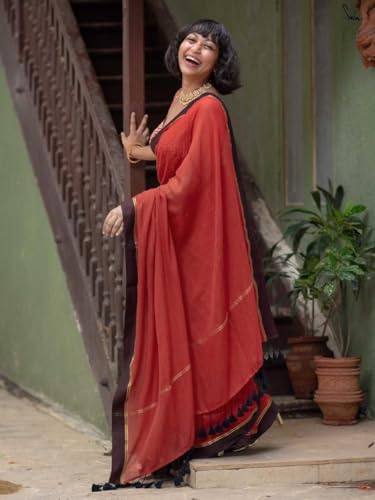 Image of Sudip callection Handloom Mul Cotton Saree for Women - Bottle Green with Pink Border Golden Zari Line & Tassel Pallu