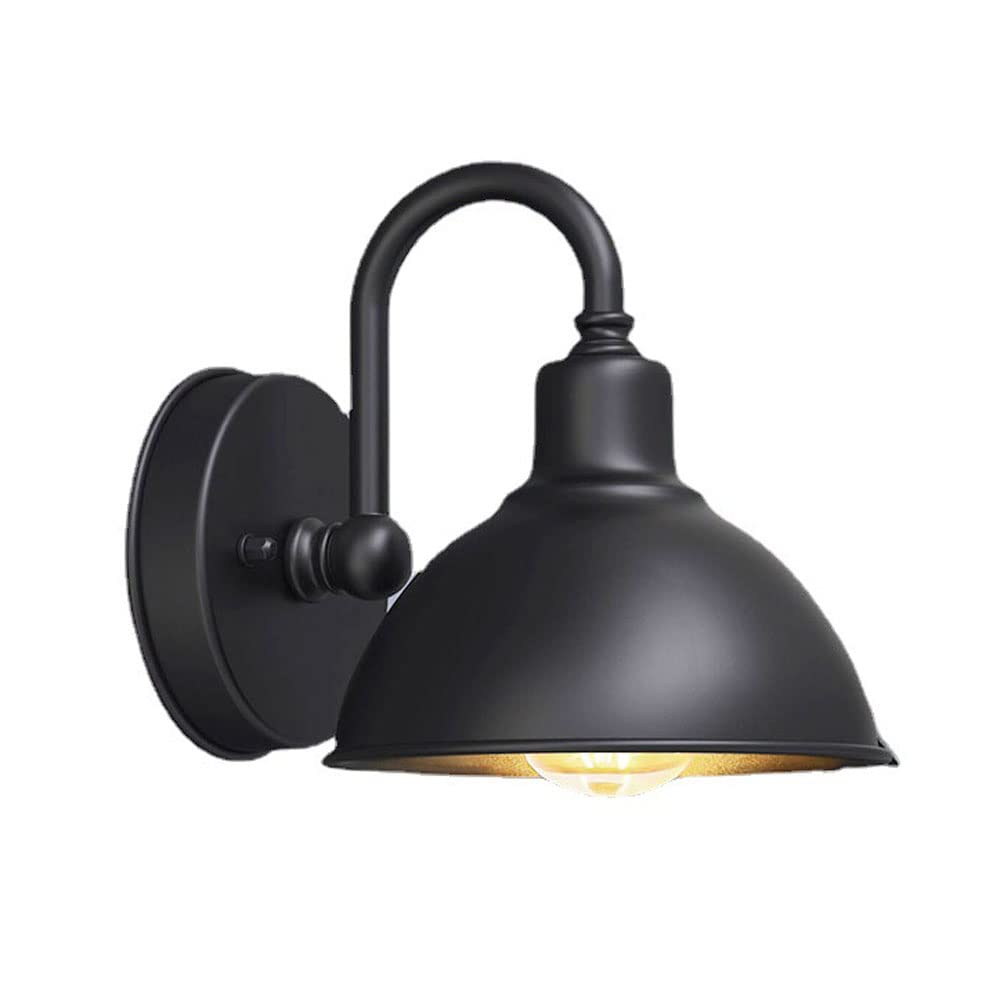 Lanterne murale pour cour et jardin créant une ambiance moderne et chaleureuse sur le balcon