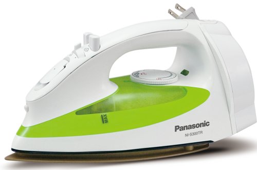 Amazon.com: Panasonic NI-S300TR 1200-watt Plancha de vapor con suela  Revestimiento de titanio curvado, color blanco/verde : Hogar y Cocina