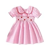 Design charmant avec manches courtes bouffantes, motif à carreaux et broderie de cœur délicate pour un look mignon