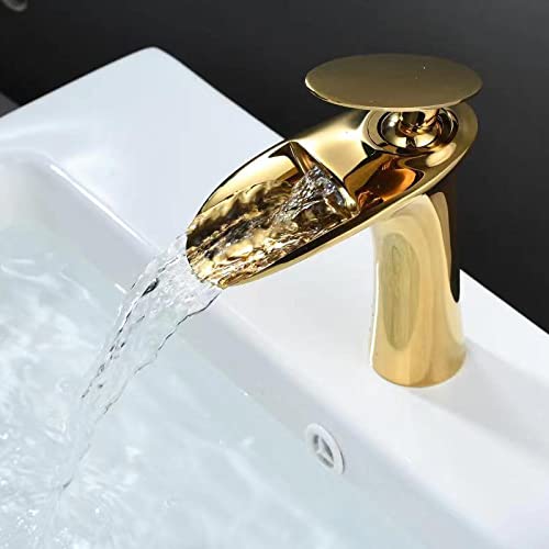 Cascade pour laiton de salle de bain : manipuler l'eau avec douceur sur votre lavabo or