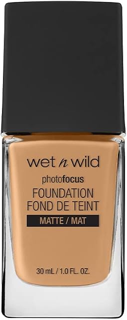 Wet n Wild Photo Focus Foundation Matte, Podkład w Płynie o Wysokim Kryciu Zapewniający Świetliste i Matowe Wykończenie, Budowanie Krycia od Średniego do Pełnego, Odcień Desert Beige