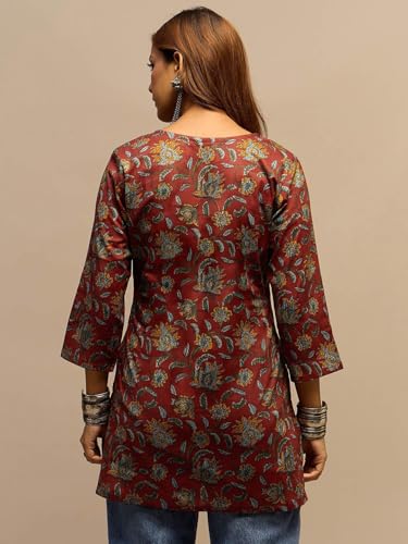 Image of Amazon Brand - Tavasya Women Floral Printed Short Kurti | Casual Wear| V- Neck | 3 /4th Sleeves | Cotton | (Regular Fit) |