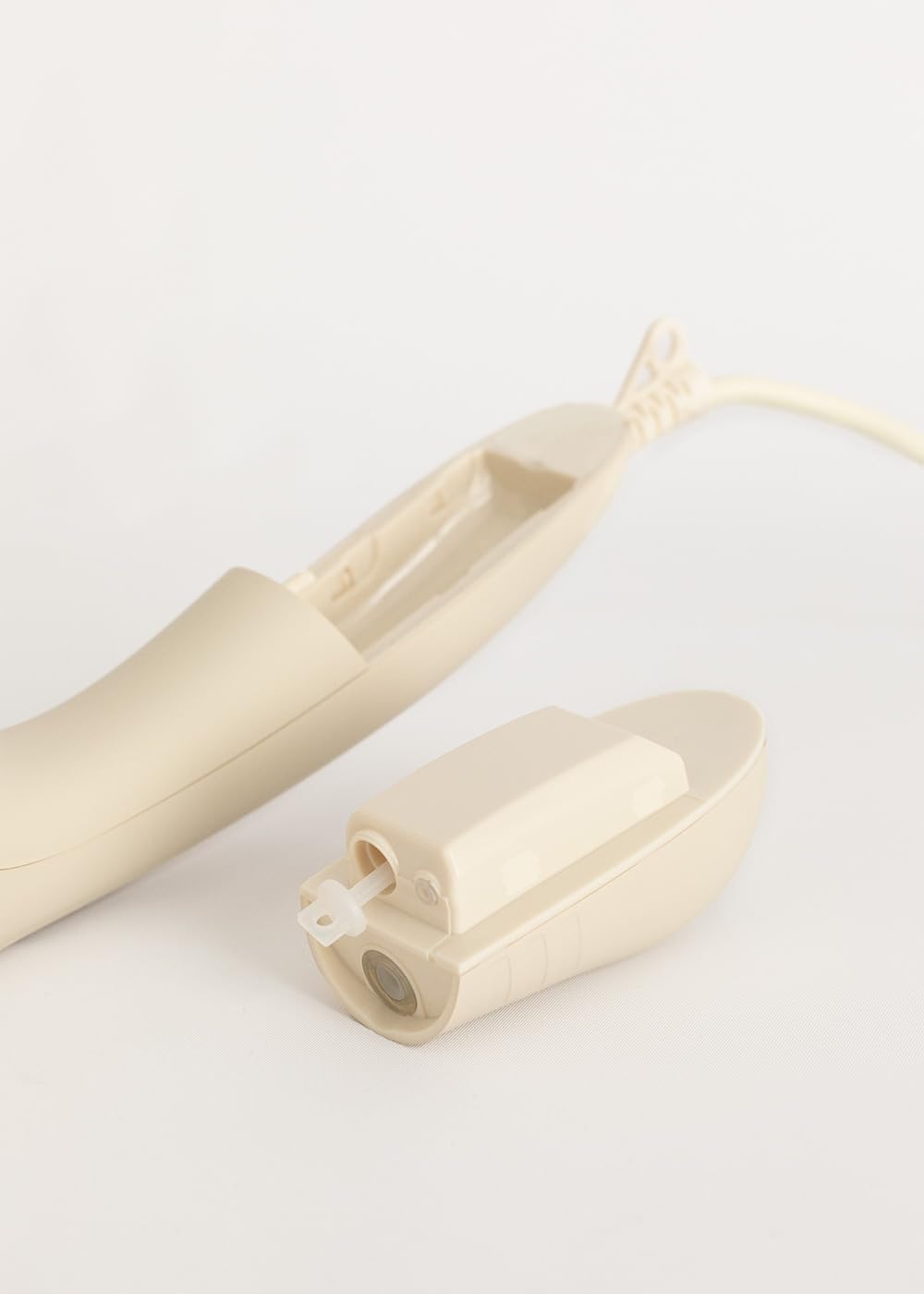 CREATE Fer à repasser à vapeur vertical de voyage blanc cassé/Chauffage rapide, facile à utiliser, pour tous les types de tissus, confortable, compact et léger, avec verrouillage de surchauffe