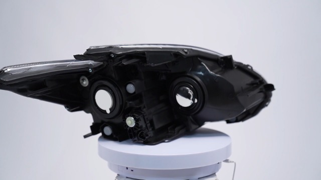 ピカリンです。② Amazon.com: EnSyuSuMa For 2010 2011 Toyota Prius Headlight