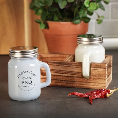 com-four® 3-teiliges Salz- und Pfefferstreuer-Set - Gewürzstreuer in Holzbox - Gewürzglas mit Aufschrift in Bierkrug-Form, Schraubdeckel, Henkel und Aufbewahrungsbehälter (3-teilig - Glas mit Holzbox)