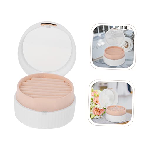 Boucles d'oreilles à organiser avec ce boîtier blanc de voyage compact