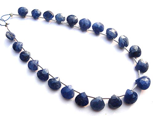 Perles bleu saphir naturel taillées en cœur pour fabriquer un bijou personnalisé à offrir