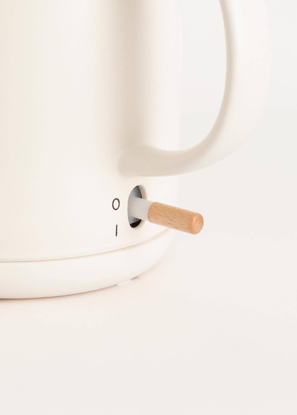 CREATE/KETTLE CERAMIC/Bollitore elettrico in ceramica bianco sporco/Corpo in ceramica, riscalda in 5 minuti, capacità di 1L, sistema di autospegnimento, 1200W