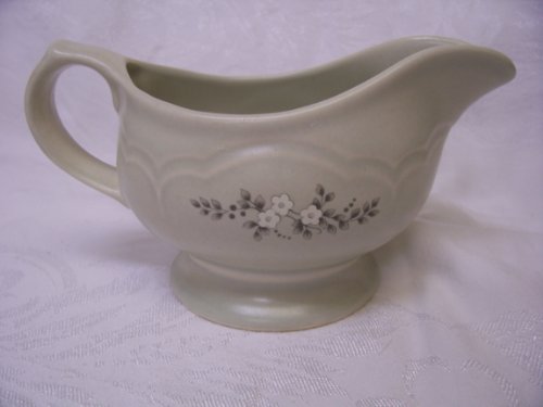 Pfaltzgraff Heirloom Gravy Boat #TOP13