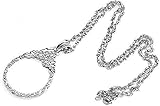 La lupa del collar es eficaz en su simplicidad y es una herramienta esencial para leer impresiones finas en revistas, recibos, examinar documentos, fotografías y coleccionables. Lupa ideal como regalo, disfraz de Halloween, cosplay y obras de teatro.