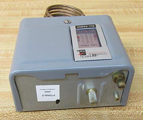 Davant view of the Johnson Controls P70AB-2C pressure control, emphasizing the pressure scale and 'ALL-RANGE' indicator.