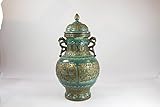 deckelvase made in china schmücken Deckelvase, China, 20. Jh., im archaischen Stil mit Mustern und Friesen,, grün glasiert und goldstaffiert, balsuterförmiger Korpus, seitlich Drachenhandhaben, aufgewölbter Deckel mit Zapfenknauf, Bodenmarke, unbeschädigt. H: 43 cm, Vase with cover, China, 20th century, in archaic style with ornaments, green gloss, undamaged.