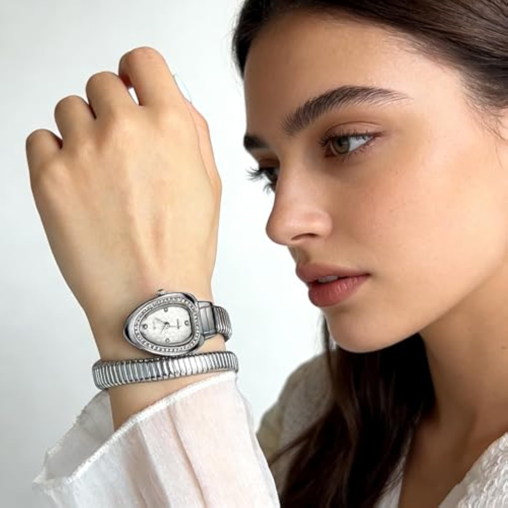 Women's Elegant Bangle Snake Bracelet Watch
