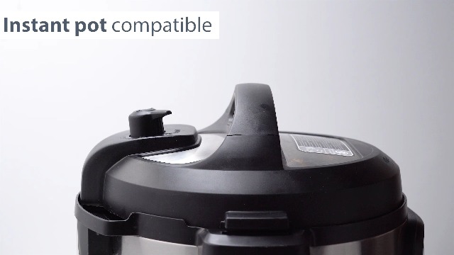 Eggssentials Stainless Steel Egg Poacher, 4 Cups, Non-Stick, PFOA Free, Compatible with Instant Pot & Pressure Cooker, 7.25'' Rack