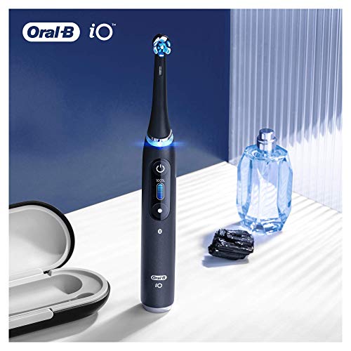 Image of Oral-B iO Replacement Toothbrush Heads Black Ultimate Clean 4-Pack Mailbox Fit