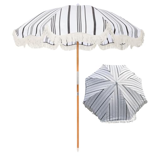 Parasol inclinable effet bois pour rompre avec la chaleur du balcon