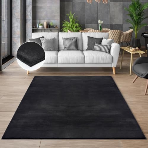 the carpet Cosy kuschelig Warmer Fellteppich, weich und elegant, waschbar und Fußbodenheizung geeignet, Öko-Tex Zertifiziert, Schwarz, 120 x 170 cm the carpet Cosy kuschelig Warmer Fellteppich, weich und elegant, waschbar und Fußbodenheizung geeignet, Öko-Tex Zertifiziert, Schwarz, 120 x 170 cm