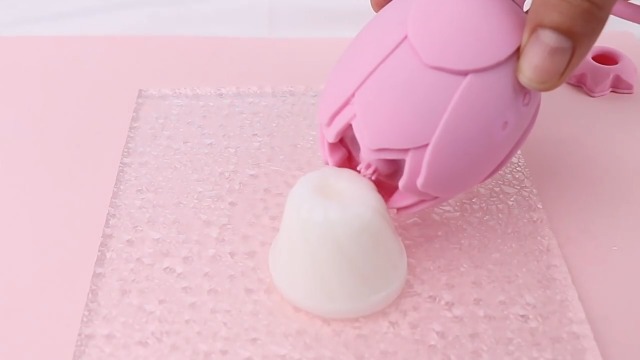 Watch Bud-Shaped Rose Sex Toy on Amazon Live
