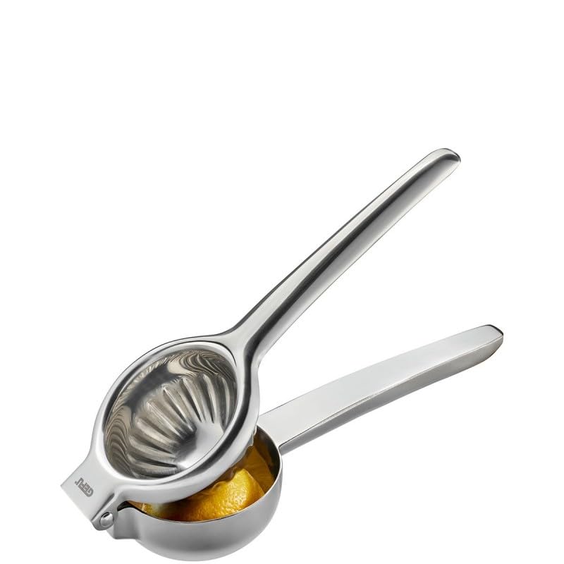 GEFU Zitronenpresse LEMON Edelstahl - Zitruspresse mit Saftsieb | Limettenpresse & Orangenpresse, 2-teilig, Auffangbehälter 0,25 l, Ausgießnase, für Früchte bis 7,5 cm