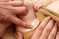 WELEDA Bio Baby Calendula Wundschutzcreme 30ml - Naturkosmetik Babypflege Windelcreme schützt empfindlicher Babyhaut im Windelbereich. Natürliche Hautpflege hilft bei gereizter Haut & Windelausschlag – Ansicht 2