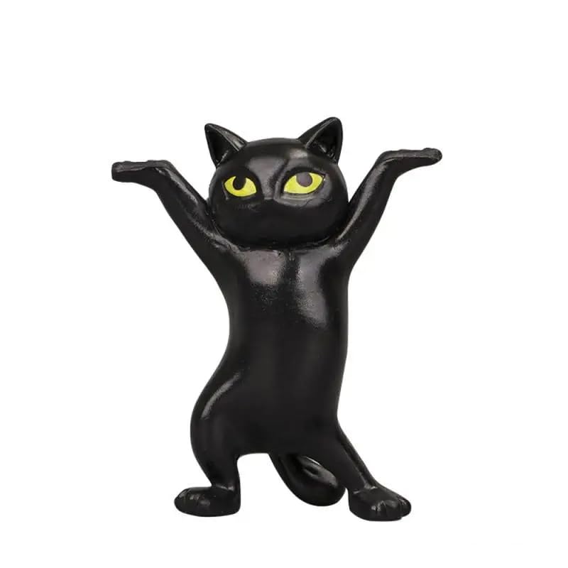猫の手が借りたいのに足を出す猫の足 猫の手が借りたいのに足を出す猫の足