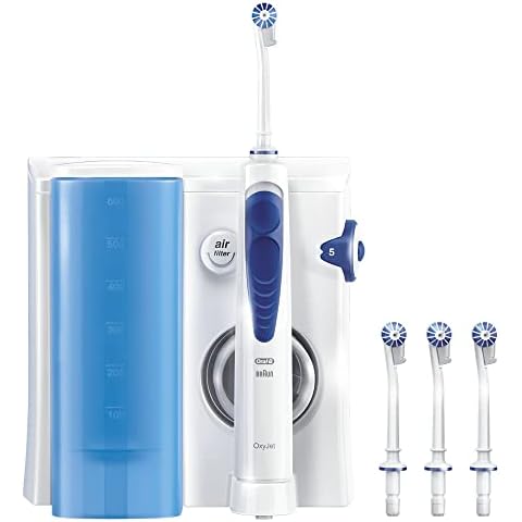Oral-B OxyJet Munddusche, 4 Ersatzdüsen, Zahnzwischenraumreiniger mit Mikroluftblasen-Technologie für eine sanfte Zahnpflege und gesundes Zahnfleisch, Geschenk Mann/Frau, Designed by Braun, weiß/blau Cover