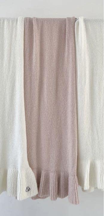 epine エピヌ　マフラー　ピンク Amazon.co.jp: 限定 epine マフラー エピヌ ピンク クリスマス