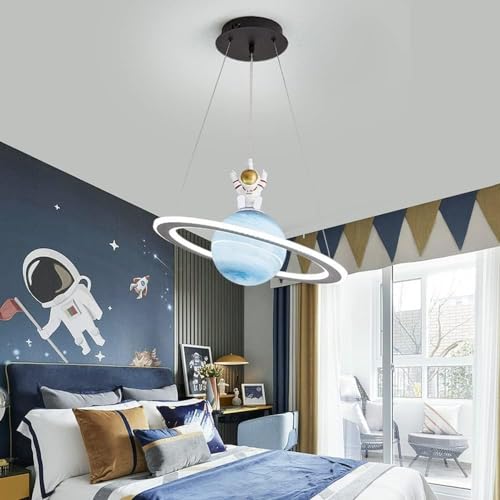 Lustre planète pour illuminer et décorer une salle de jeux