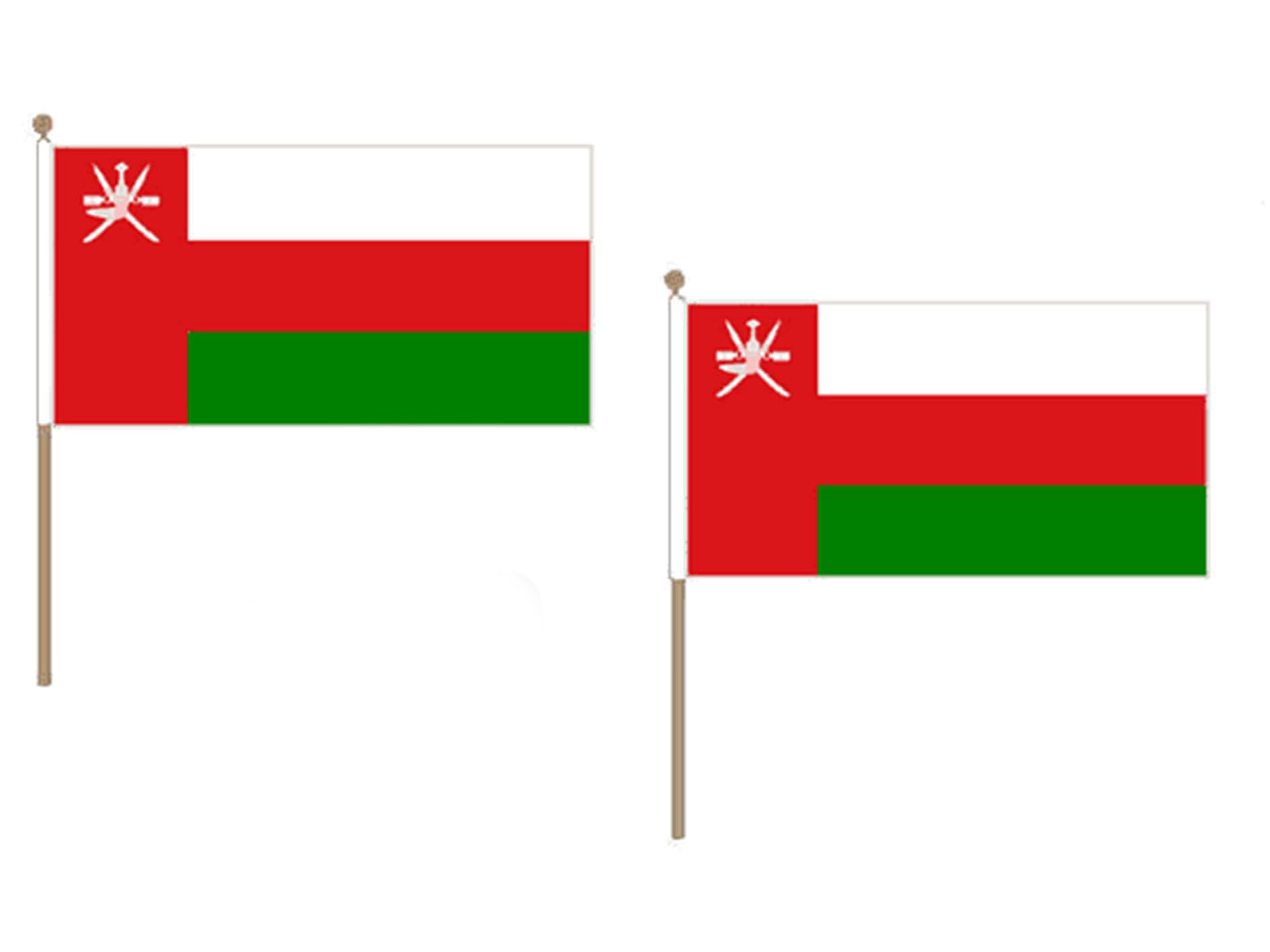 Drapeau Oman 45x30cm avec hampe en bois - Lot de 10 drapeaux officiels AZ FLAG