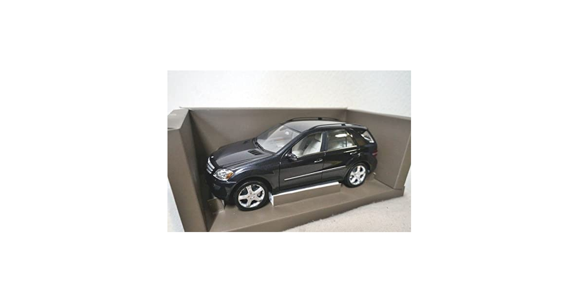 メルセデスベンツ M-クラス 2011年 1/18 ミニチャンプス MINICHAMPS B66960064 Scale 1/18 | MERCEDES BENZ M-CLASS ML