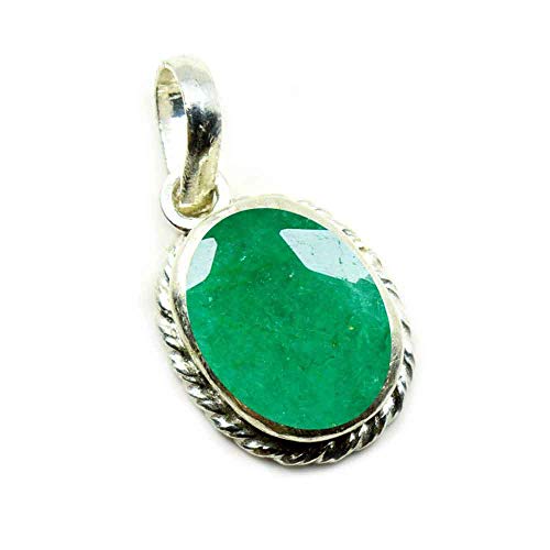 Bague émeraude naturelle ovale en argent : sublimez vos tenues de soirée