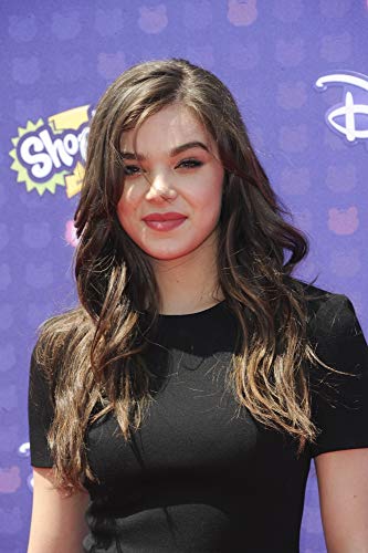 Posterazzi Poster Print Hailee Steinfeld at Arrivals Radio Disney Music