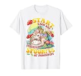 Design unique et fantaisiste « Commencez chaque jour avec une cuillère de positivité » Cottage Core Squirrel qui capture l'essence de Cottagecore. Parfait pour les personnes qui apprécient la simplicité et l'authenticité de la vie à la campagne.