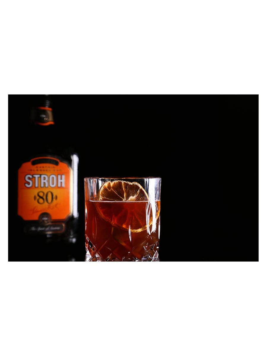 Stroh 80 RUM STROH 80 Austria Inlander Rum 70 cl, Original STROH Inländer Rum, essenza di rum per la tradizione culinaria e dolciaria austriaca in pasticcini, torte e dessert e cocktail