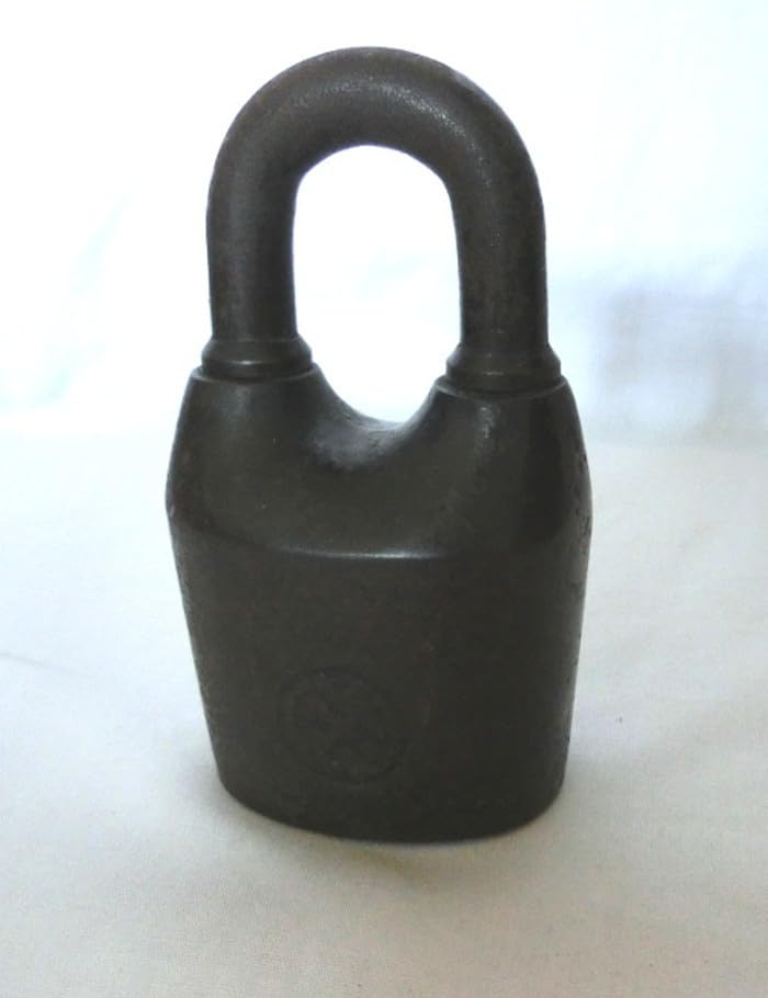 Amazon.co.jp: 鳶口？ロゴマーク？錠前鉄のカタマリのような古くて重い