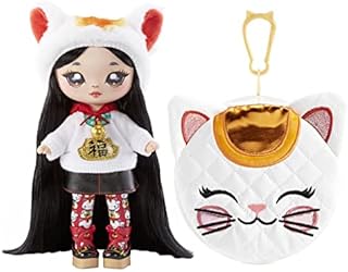 Na Na Na Surprise 579274EUC Glam Series 2-Liling Luck-Lucky Cat Inspired Soft Plush Fashion Doll with Black Hair & Metallic Animal Clip-On Purse-Collectable-Gift for Kids Ages 5+