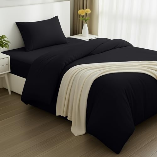 SET COPRIPIUMINO - Il set da 3 pezzi per una sola persona comprende: 1 copripiumone da 135 x 200 cm, 1 lenzuolo aderente da 90 x 190 cm con tasca profonda 35 cm e 1 federa da 50 x 75 cm con chiusura a busta da 10 cm.