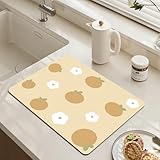 【Matériau de boue de diatomées molle】Le tapis sechage vaisselle est souple et épais, quantité parfaite de coussin pour protéger la vaisselle et le verre des chips et des rayures. Le support en caoutchouc imperméable premium empêche l'eau de pénétrer dans le support et évite les taches sur le plan de travail. Lorsqu'elle est utilisée comme tapis machine a cafe, elle peut réduire de manière limitée le bruit des vibrations de la machine et protéger le plan de travail.