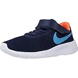 Klassisches Design mit Nike-Logo auf der Seite