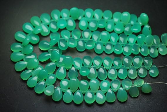 Chrysoprase chalcédoine briolette pour composer des bijoux bohèmes chics d'été